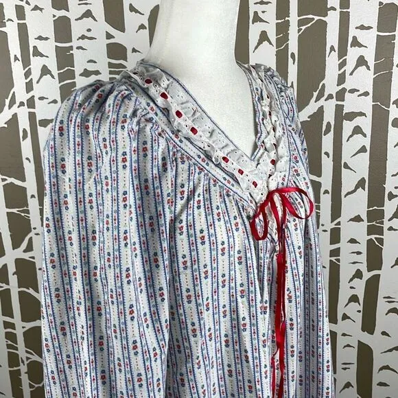 Vintage 70s Ditsy Floral Print Flannel House Dress Nightgown