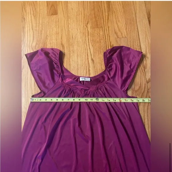 VTG 1980s Vanity Fair Silky Flutter Sleeve V Neck Chemise Nightgown Maroon S