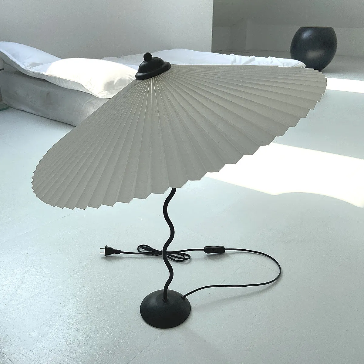 White Pleated Vintage Table Lamp