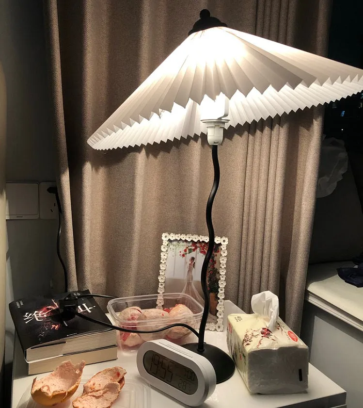 White Pleated Vintage Table Lamp