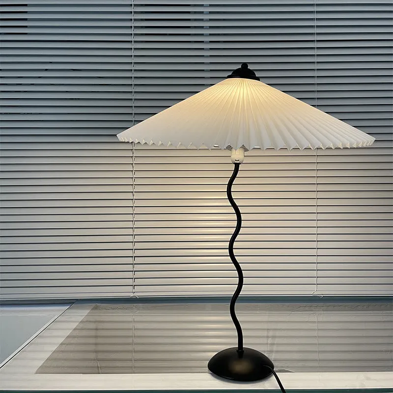 White Pleated Vintage Table Lamp