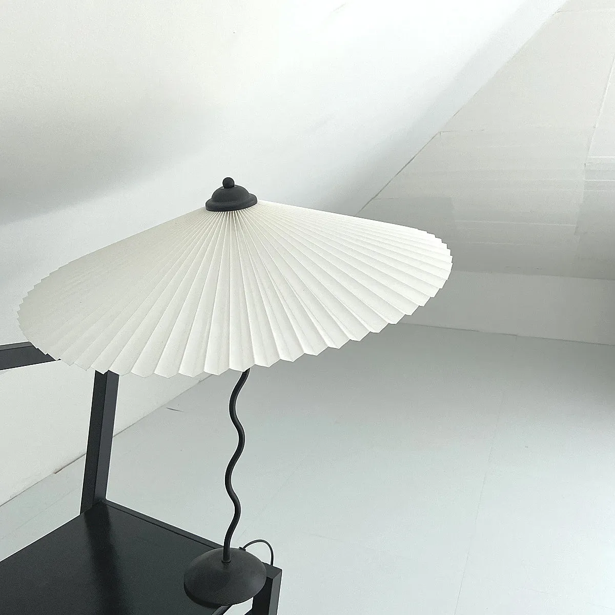 White Pleated Vintage Table Lamp