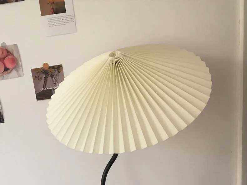 White Pleated Vintage Table Lamp