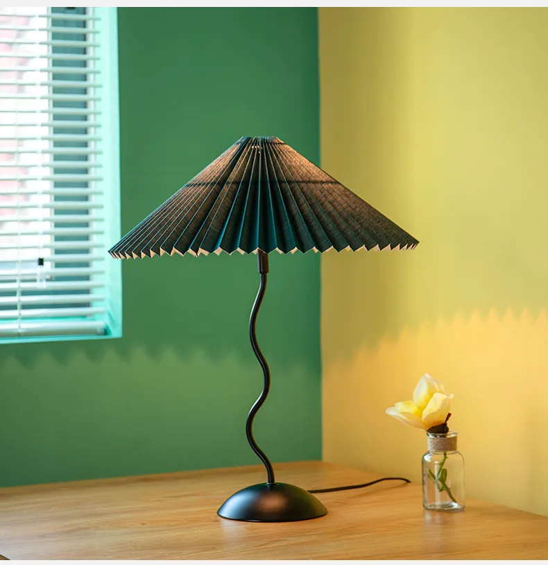White Pleated Vintage Table Lamp