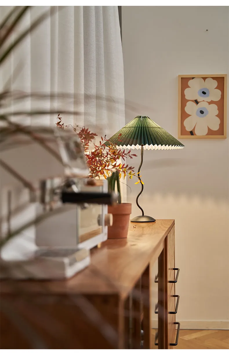 White Pleated Vintage Table Lamp