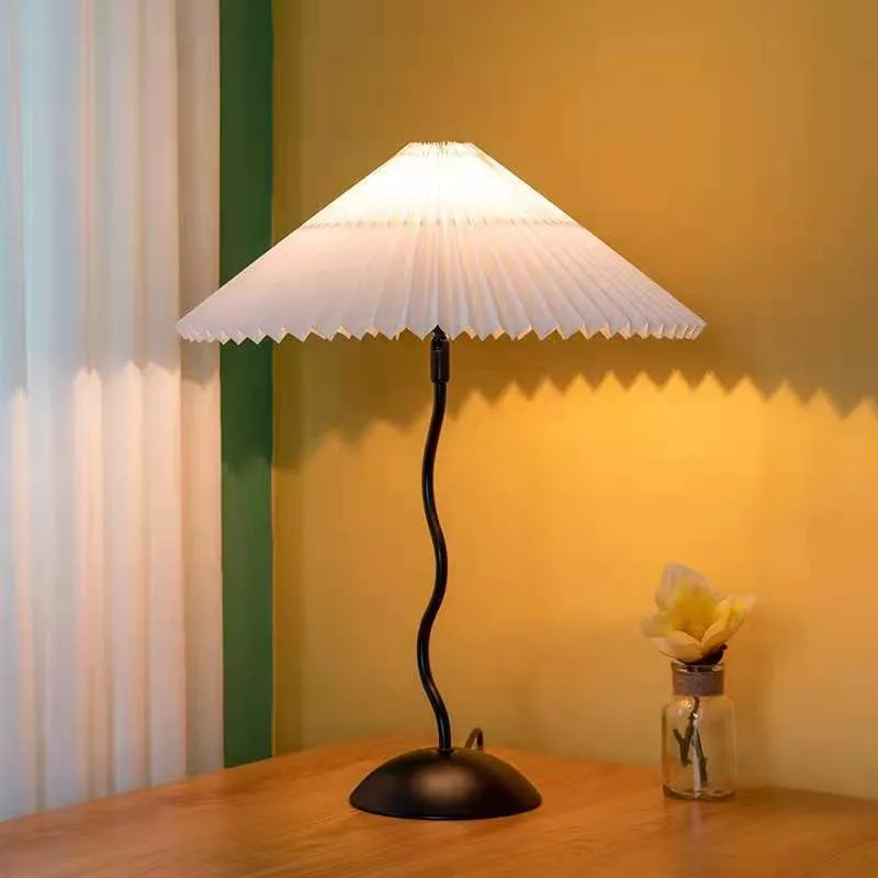White Pleated Vintage Table Lamp