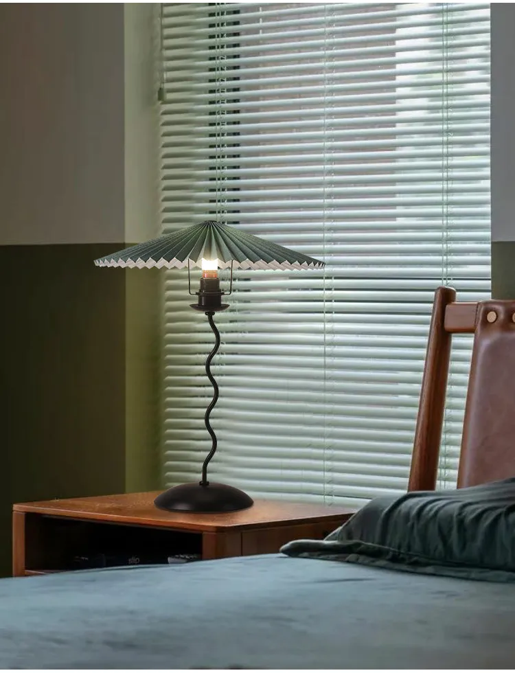 White Pleated Vintage Table Lamp