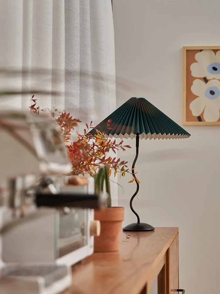 White Pleated Vintage Table Lamp