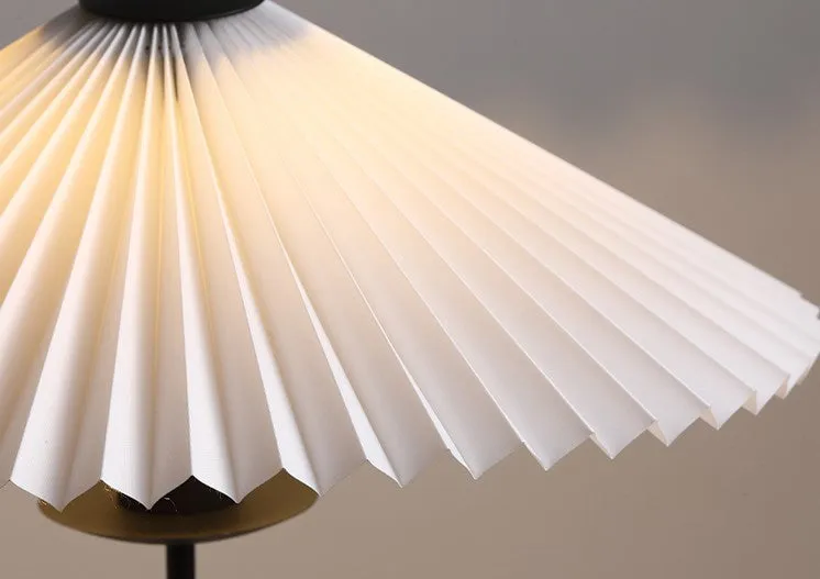White Pleated Vintage Table Lamp