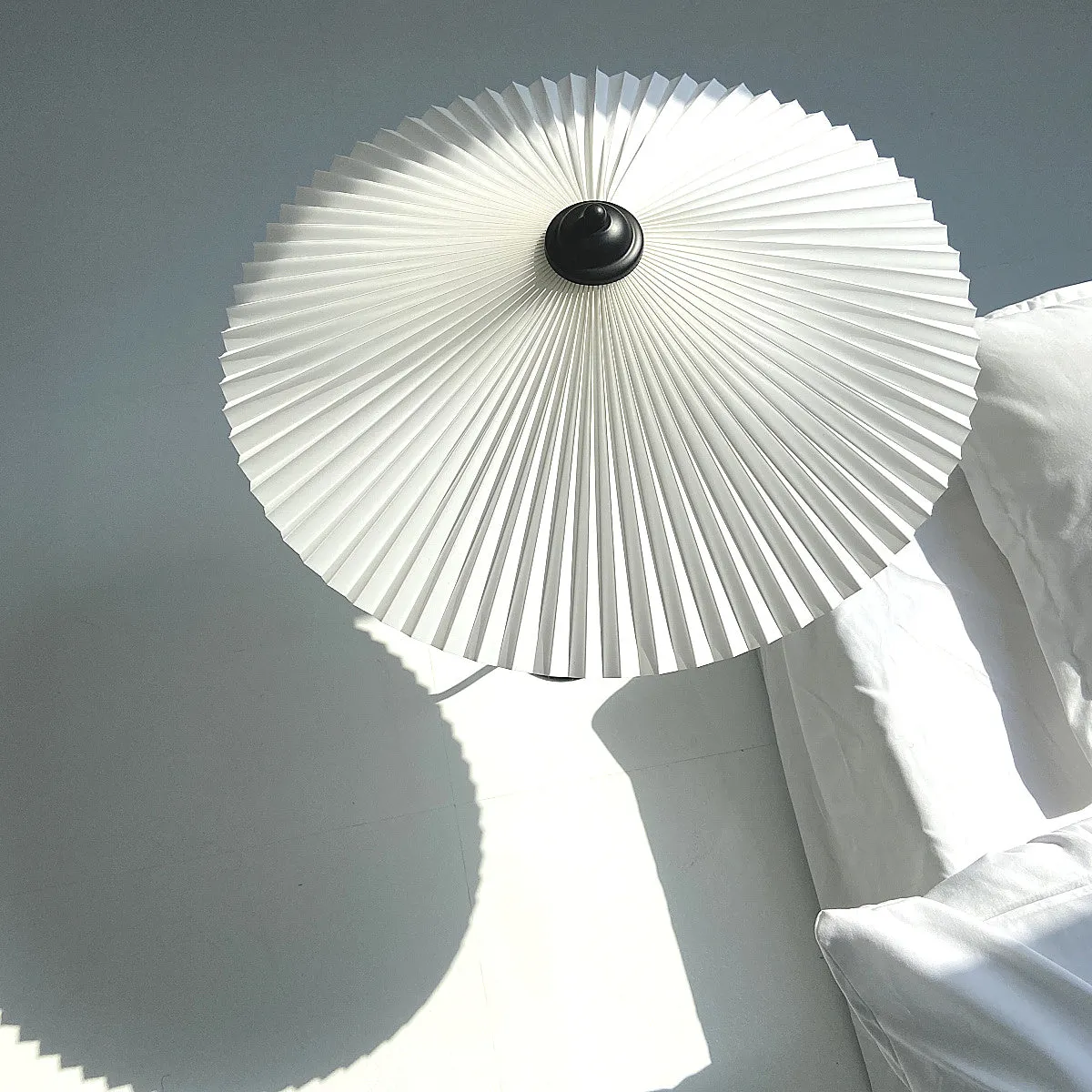 White Pleated Vintage Table Lamp