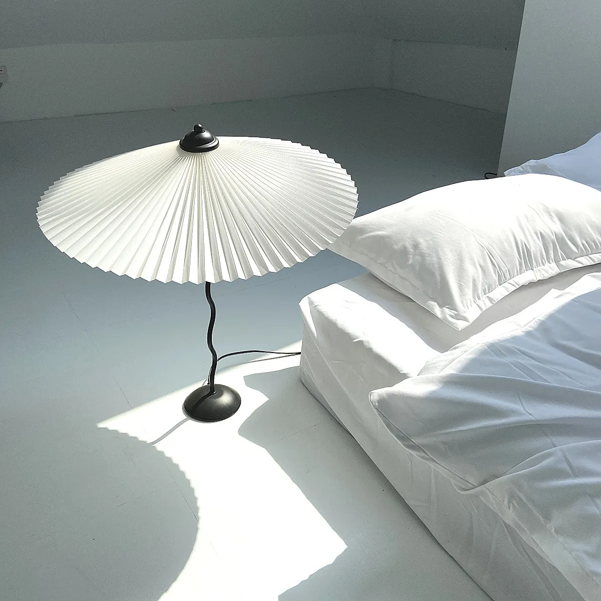 White Pleated Vintage Table Lamp
