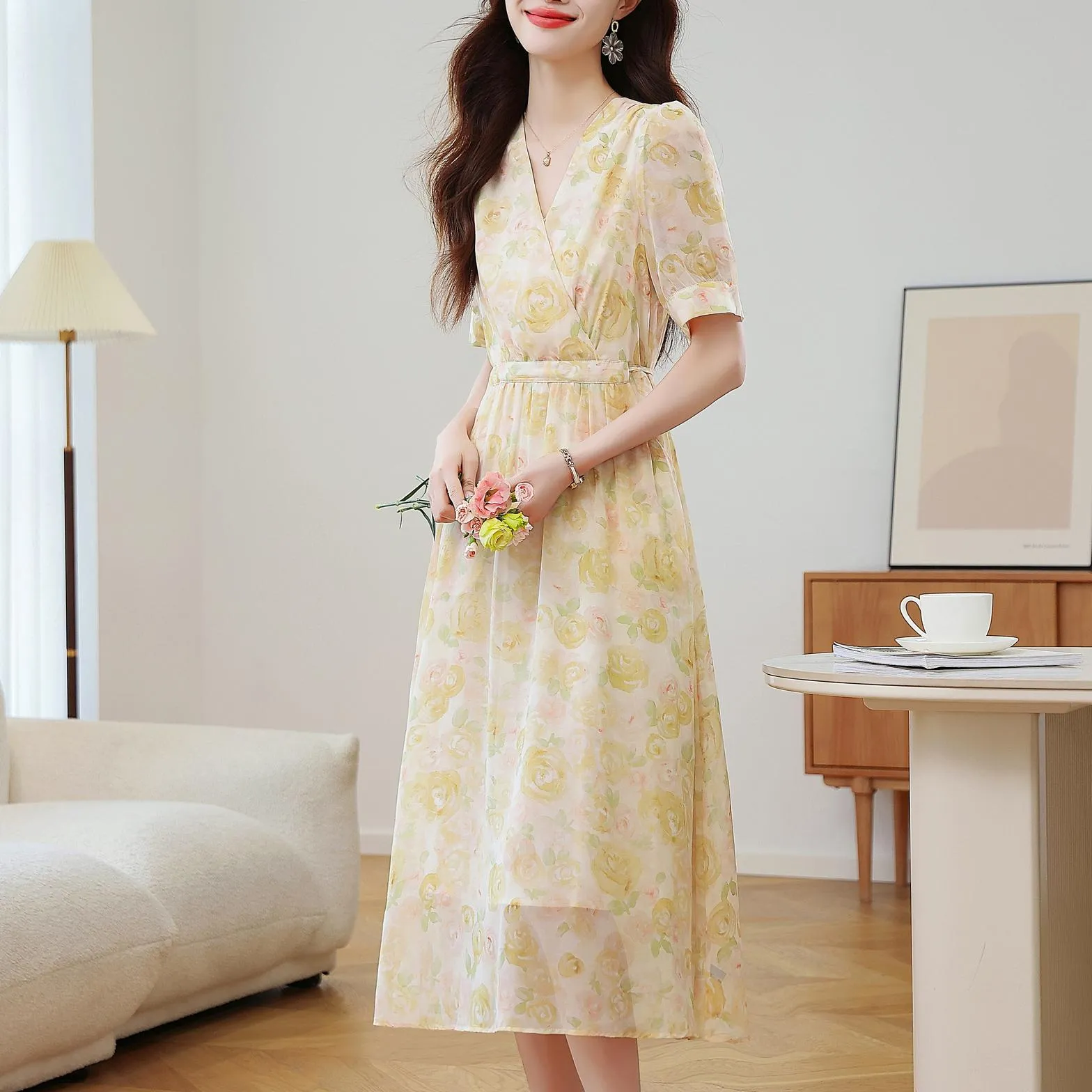 Women's Tea Tea Dress Featuring a Tulle Hem and Stunning Floral Print