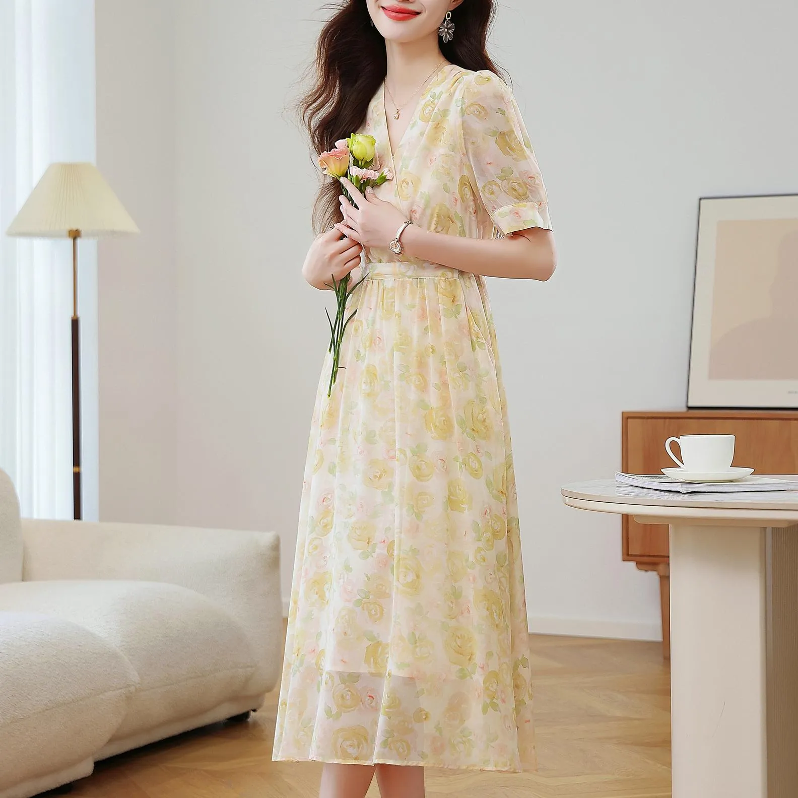 Women's Tea Tea Dress Featuring a Tulle Hem and Stunning Floral Print