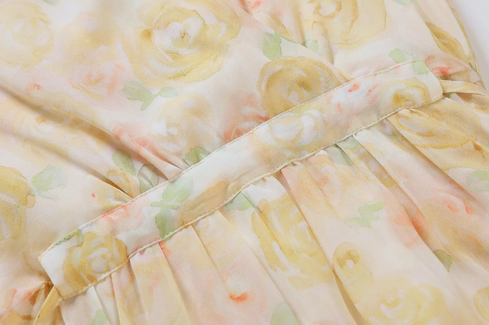 Women's Tea Tea Dress Featuring a Tulle Hem and Stunning Floral Print
