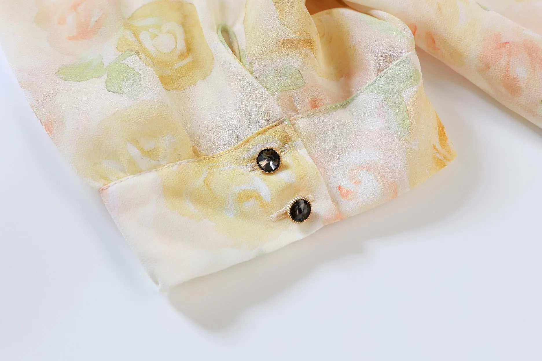 Women's Tea Tea Dress Featuring a Tulle Hem and Stunning Floral Print